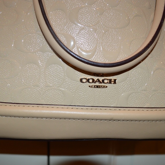 Coach - Picture 3 of 6